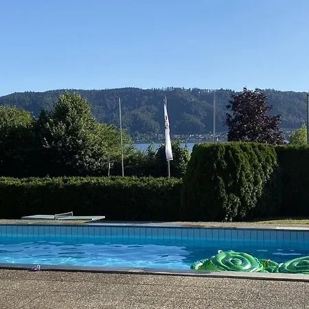 아파트 With Swimming Pool 보드만루드비히샤펜